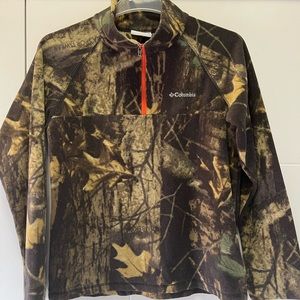 COLUMBIA BOYS FLEECE PULLOVER - size Medium